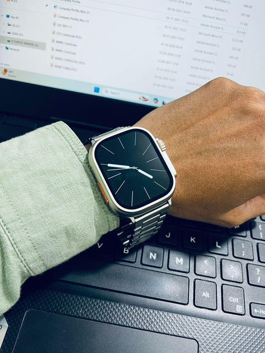  Smart watch look in hand